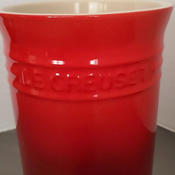 Le Creuset Stoneware Straight Cherry Red Ombre Finish Utensil Crock 6" - Picture 9 of 9
